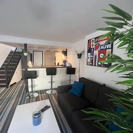 La P'tite Maison Et Votre Terrasse Prive ! Holiday home